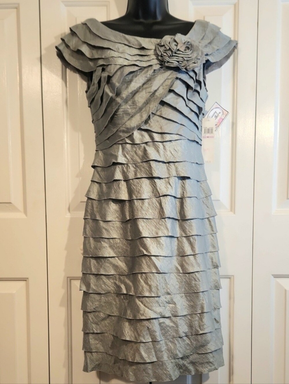 Gray Tiered Ruffle Dress - Womens Size: 6 - Brand: London Times